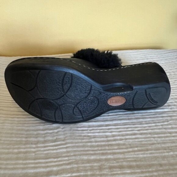Born / B.O.C. Black Leather Shearling Wedge Clogs 10 - Picture 6 of 11